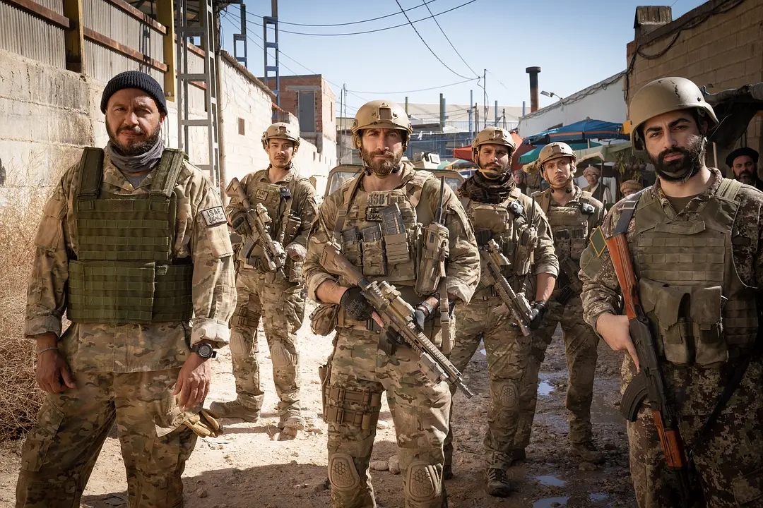 美军中士约翰·金利(杰克·吉伦哈尔 饰)最后一次在阿富汗执行任务,和